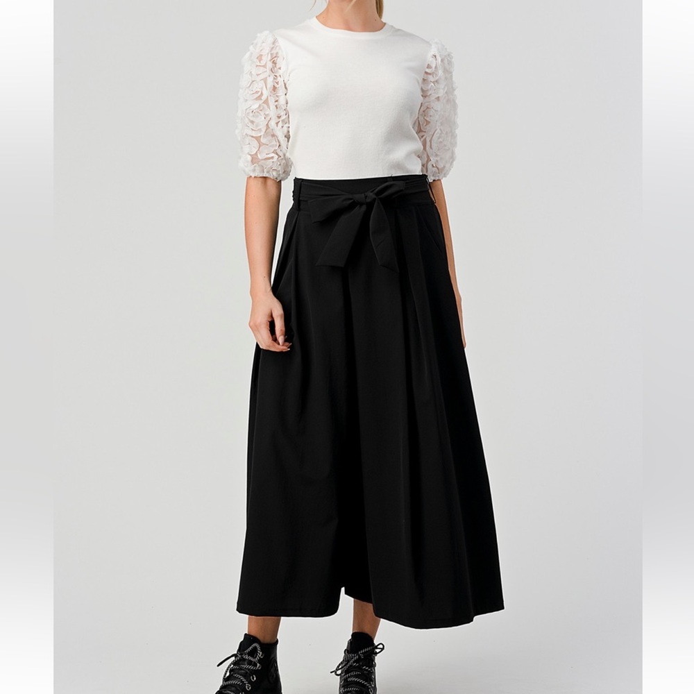 Flower Contrast Sleeve Sweater Short Sleeve Top - Picture 5 of 8